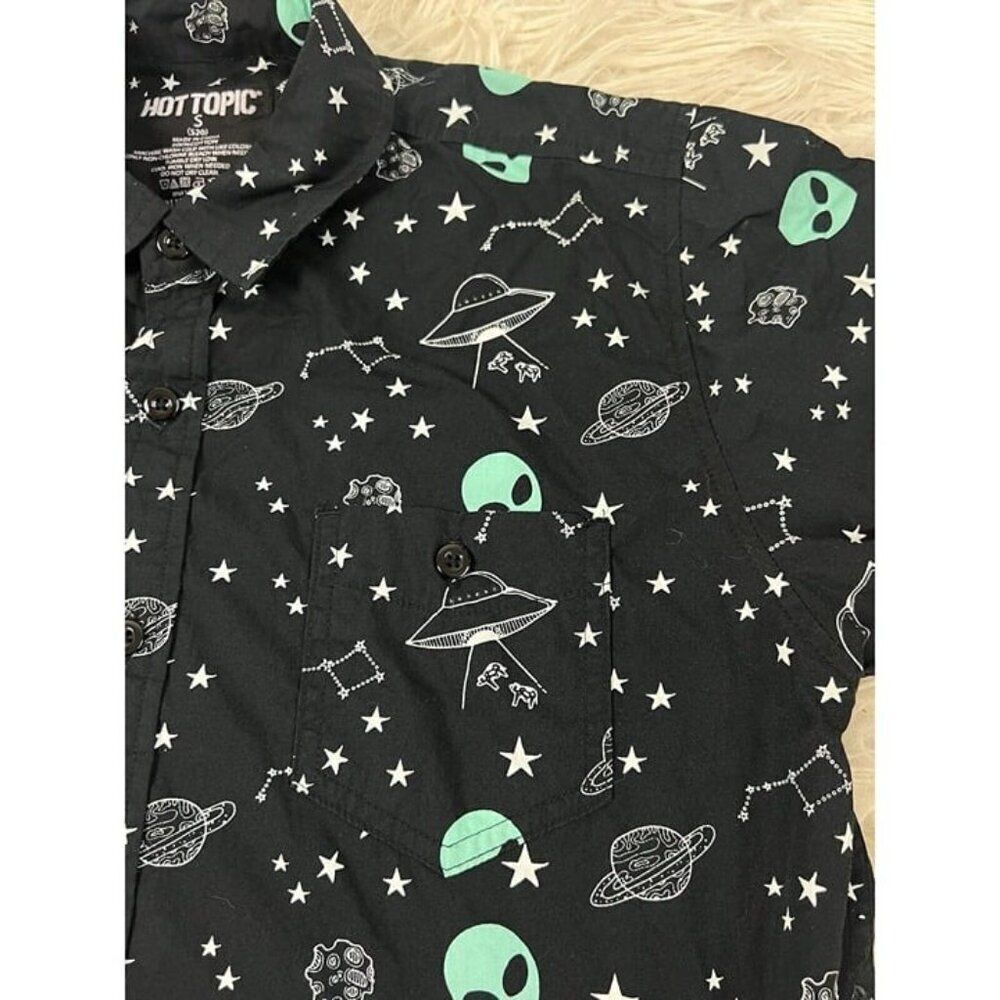 Hot Topic Shirt Men's Small Alien All Over Print Space UFO Constellation Camp - Picture 7 of 9